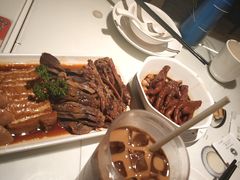 -新大咀港式茶餐厅(宝山万达店)