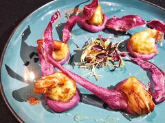 煎虾配紫薯泥薯片及姜味柠檬汁-AZUL by FUEL蓝色·法式酒馆(琶醍店)