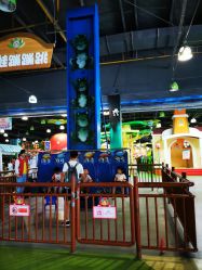 -维佳童话镇演出现场(徐东店)