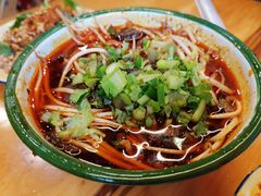 -拈签一笑黄牛肉辣卤串串