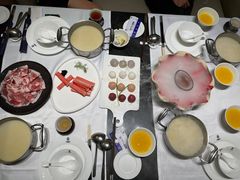 -红鼎豆捞·非遗鲍皇汤火锅(宝丰路店)