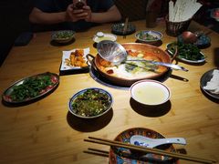 -洱火云南酸菜牛肉火锅(石景山当代商城店)