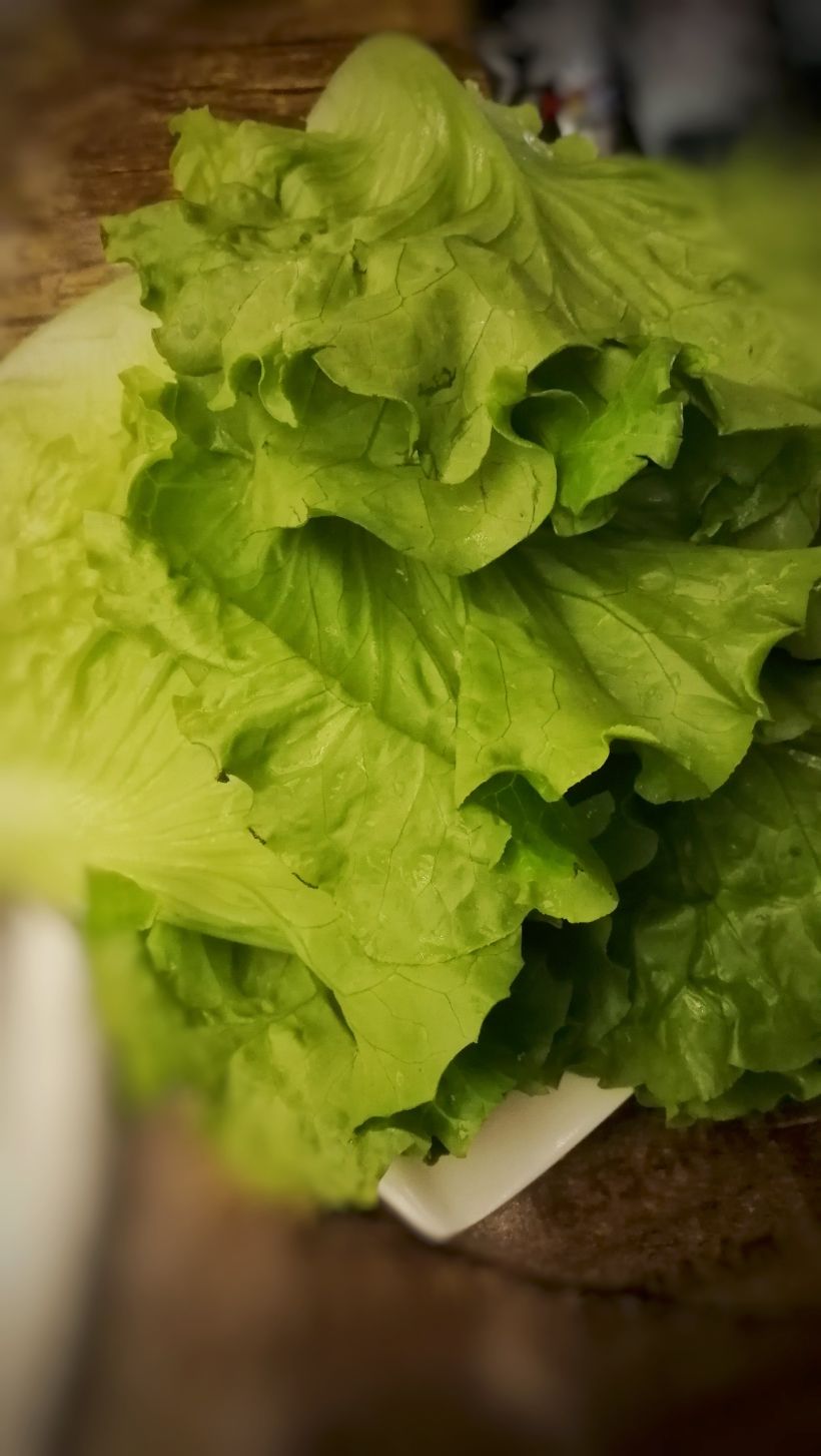 「生菜」个人非常喜欢素菜,生菜可以包烤肉吃,也可以放在烤盘里面烤熟