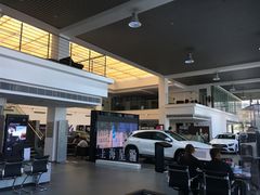 -上海星瀚奔驰4S店(红柳路店)