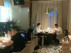大堂-额尔敦牛厨师铜板烧