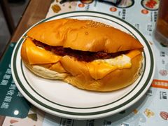 招牌咸牛肉芝士猪仔包-华嫂冰室(尖沙咀店)