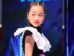 -翎秀服装模特