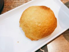 酥皮山楂叉烧包-麦龙·新港风料理(江汉路店)