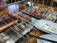 -哈尔滨小酒馆·鲜肉现穿自助烧烤(康新花园店)