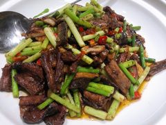 -绿草地·湘菜(酃湖师院店)