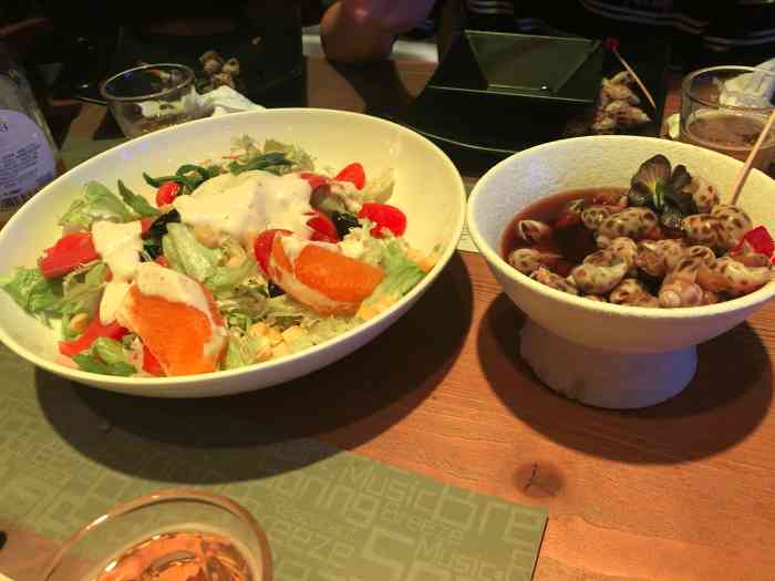 春风十里音乐餐吧(太古仓店)-"最近流行餐厅吃饭有驻唱歌手,春风十里