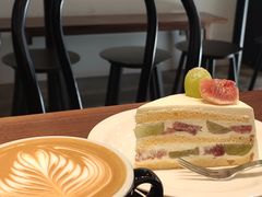 Latte-black rainbow coffee
