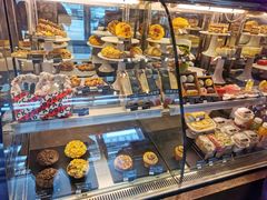 面包甜点陈列柜-星巴克(重庆上海城店)