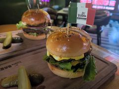 -Famous肥猫墨西哥音乐餐吧(五棵松华熙LIVE店)