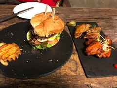 -HIGH FIVE哈福手工汉堡(桂林路店)