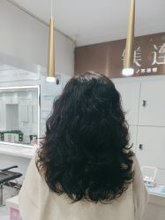 -镁连社·美联社