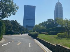 -金桥现代产业园区-停车场