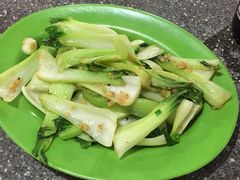 -Bờ kè Nhật Thi