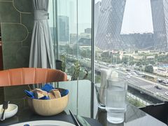 -福楼毕斯罗F Bistronome(国贸商城约会地标景观店)