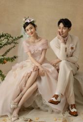 -雪中彩影婚纱摄影·微光艺术中心