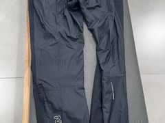 -SALOMON萨洛蒙(青岛海信店)