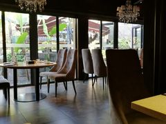 靠窗位-铜锣湾·有麝自然香(重庆新天地店)