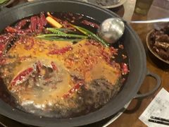 -黄潇洒老火锅(九眼桥宏济巷店)