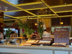 -大中华希尔顿酒店-念自助餐·嗨啤·小龙虾
