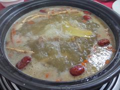滋补汤底-花苑美食横琴生蚝火锅(拱北粤华路店)