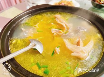 用家常食材 烧出可口美味 他家的鸡是一绝 真正的溜达