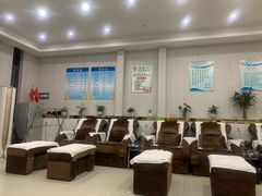 -创新足专业修脚(龙荷路店)