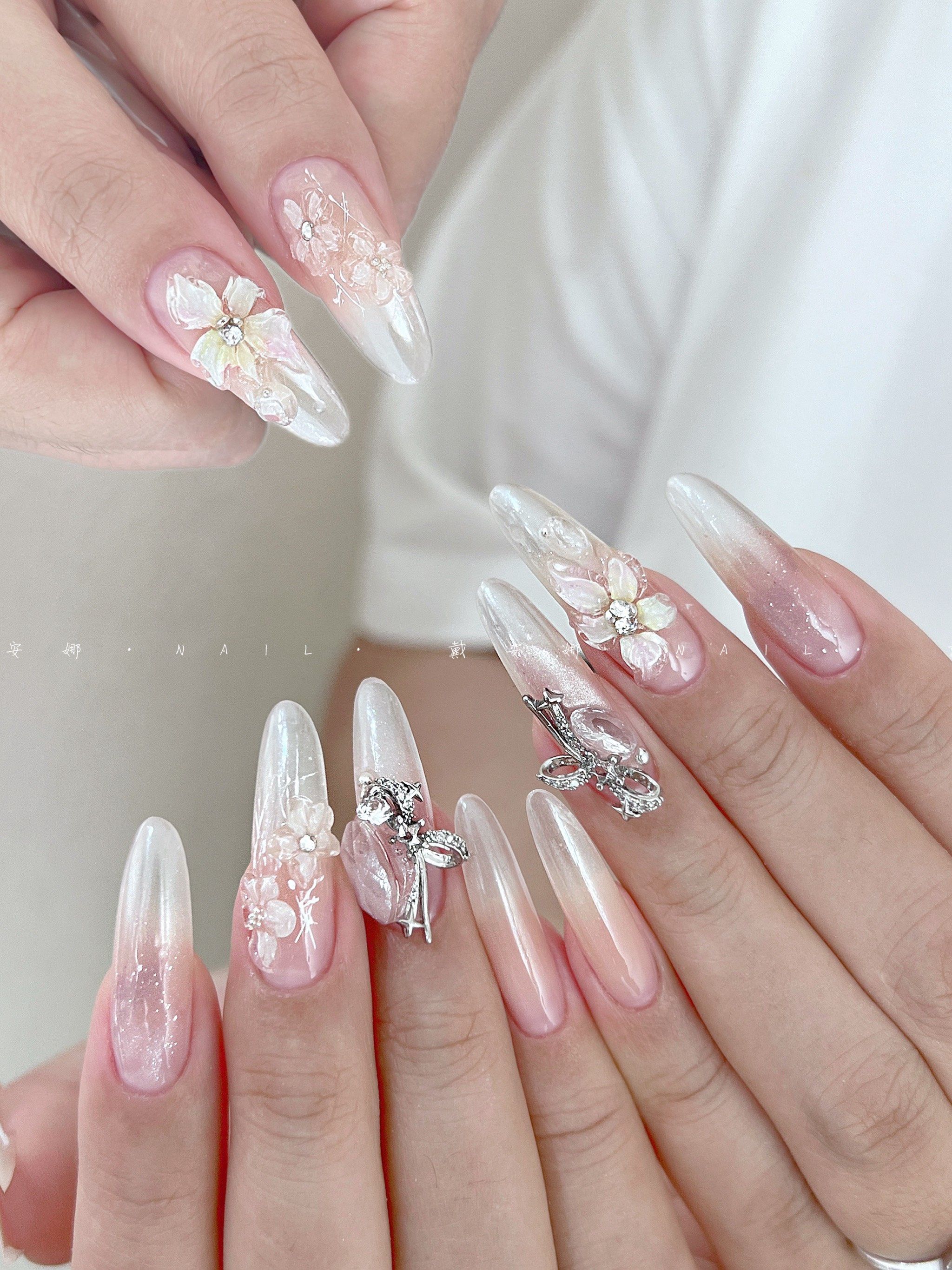 晶莹剔透的水晶甲设计