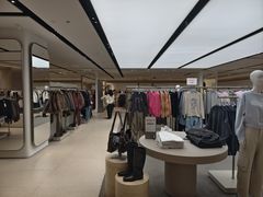 -URBAN REVIVO(七宝领展广场店)