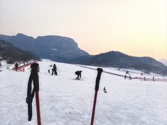 -济南卧虎山滑雪场
