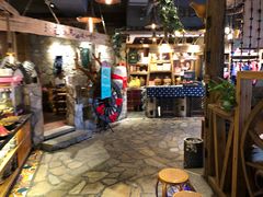 -老牌坊云南鱼豆花火锅(爱建店)