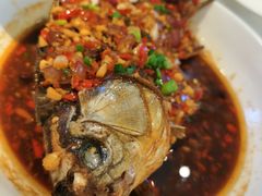 香煎鲫鱼-费大厨辣椒炒肉(高铁吾悦广场店)