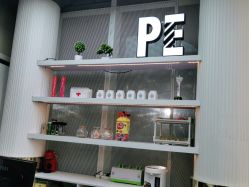 -PE SALON 