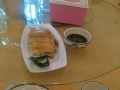 -侬佳蒸菜馆(听潮店)