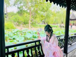 -一揽芳华汉服旗袍体验馆(拙政园店)