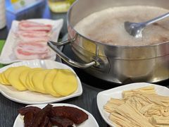 -四季喧黔味豆米火锅(万达广场店)