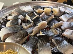 -围炉肉舍•炭烤活鳗•丹东海鲜烤肉(步行街店)