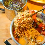 北京首店预告｜美蛙鱼头哥老官新作“小官官”凳场🔥