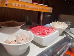 -海底捞火锅鲜切牛肉主题店(长寿路店)