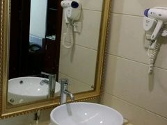 -维也纳酒店(深圳国际会展中心沙井上南店)