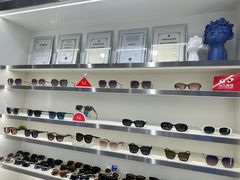 -视野联行眼镜·蔡司·尼康·豪雅·依视路(青浦宝龙店)