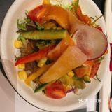如果美食不能完全治愈悲伤，至少它可以稀释一部分