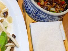 黑三剁配薄饼-雀舞云南菜(乐客城店)