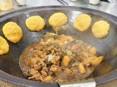 -粘豆包柴火铁锅炖
