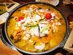 -山城外·非遗酸菜鱼(蜀都万达店)