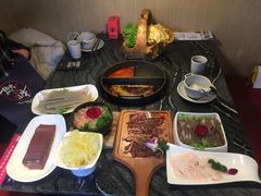 -热火朝天鲜切牛肉火锅(南强街巷店)